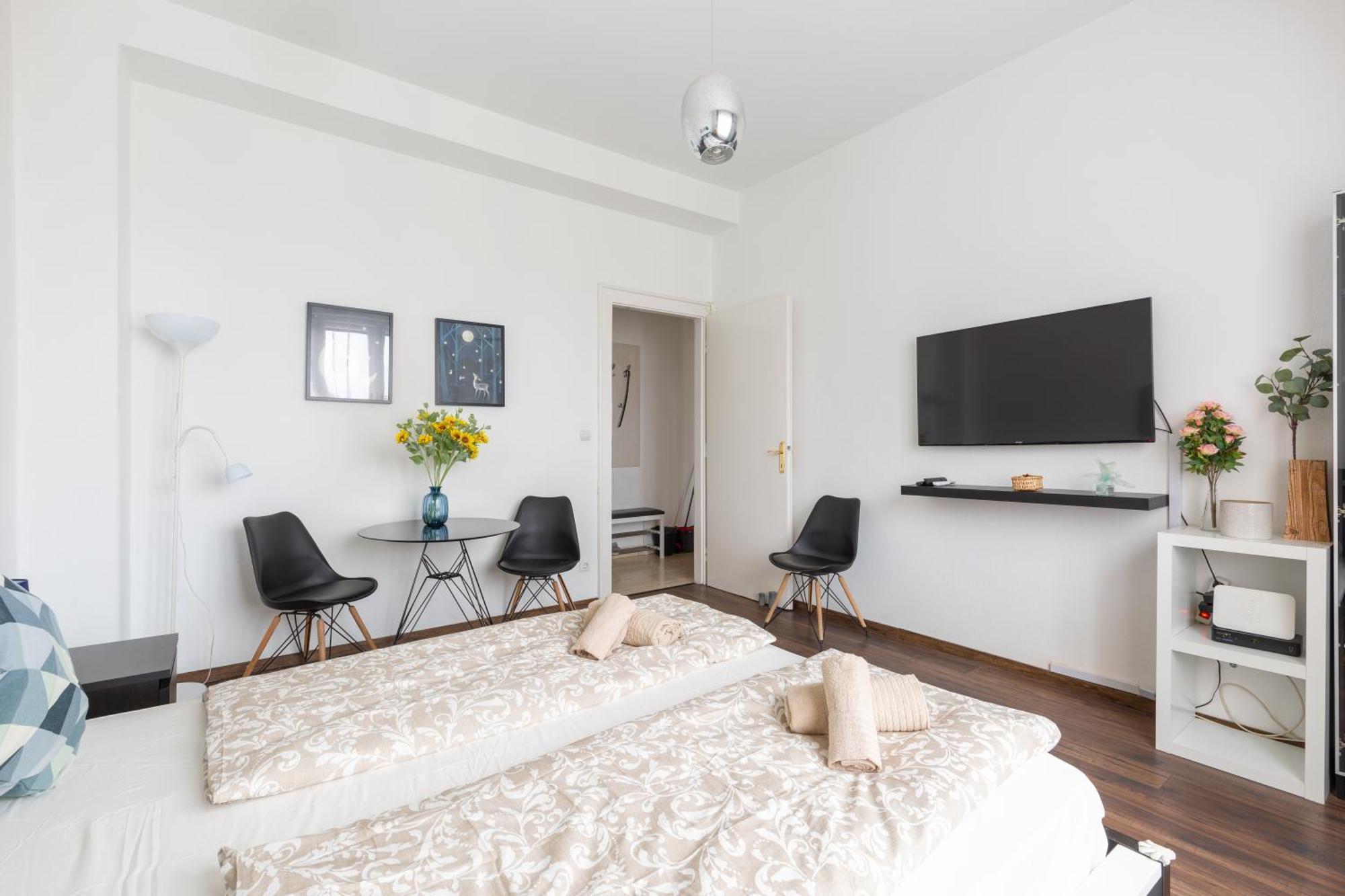 Adorable And Charming 2br In Center, Astoria Apartament