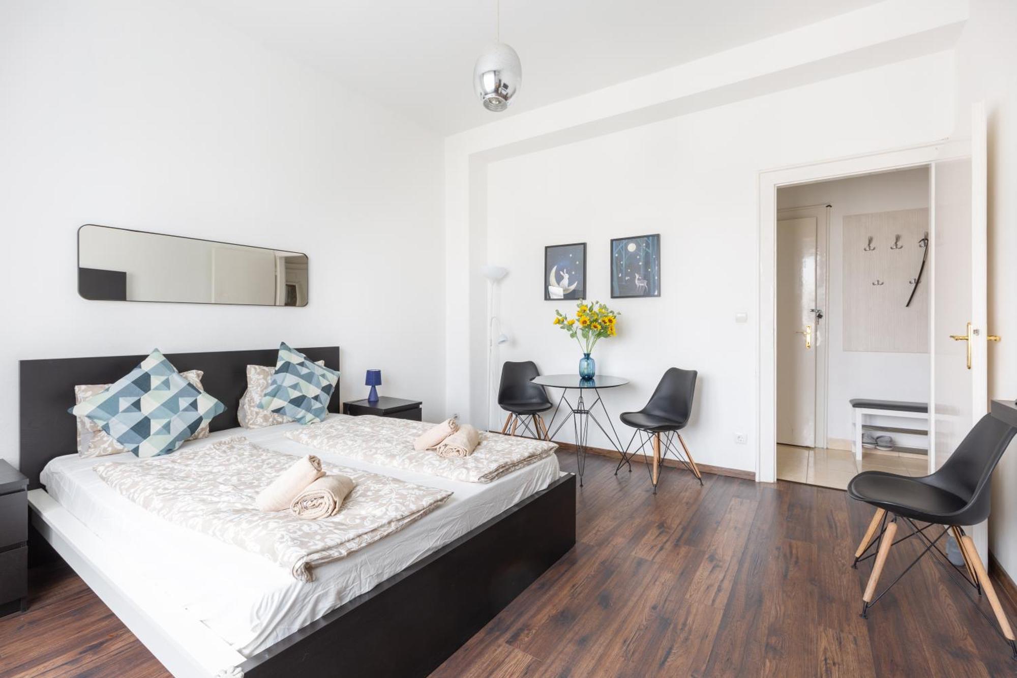 Adorable And Charming 2br In Center, Astoria Apartament *