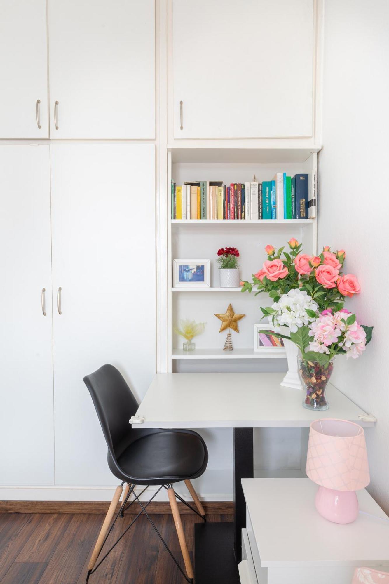 Adorable And Charming 2br In Center, Astoria דירה
